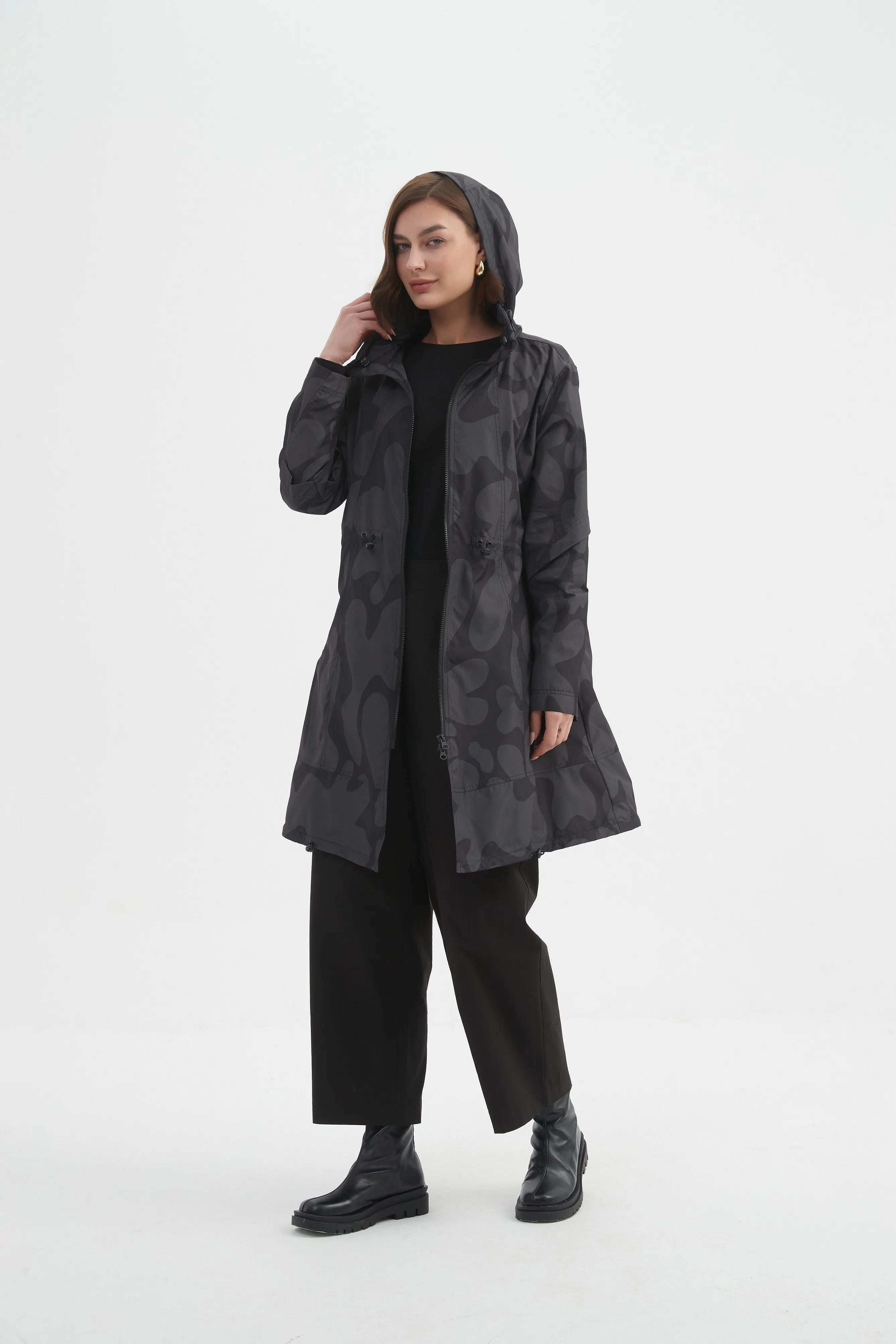 ADJUSTABLE WAIST PRINT PARKA