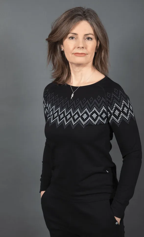 Arna Long-Sleeve T-Shirt wool sweater pattern - Black