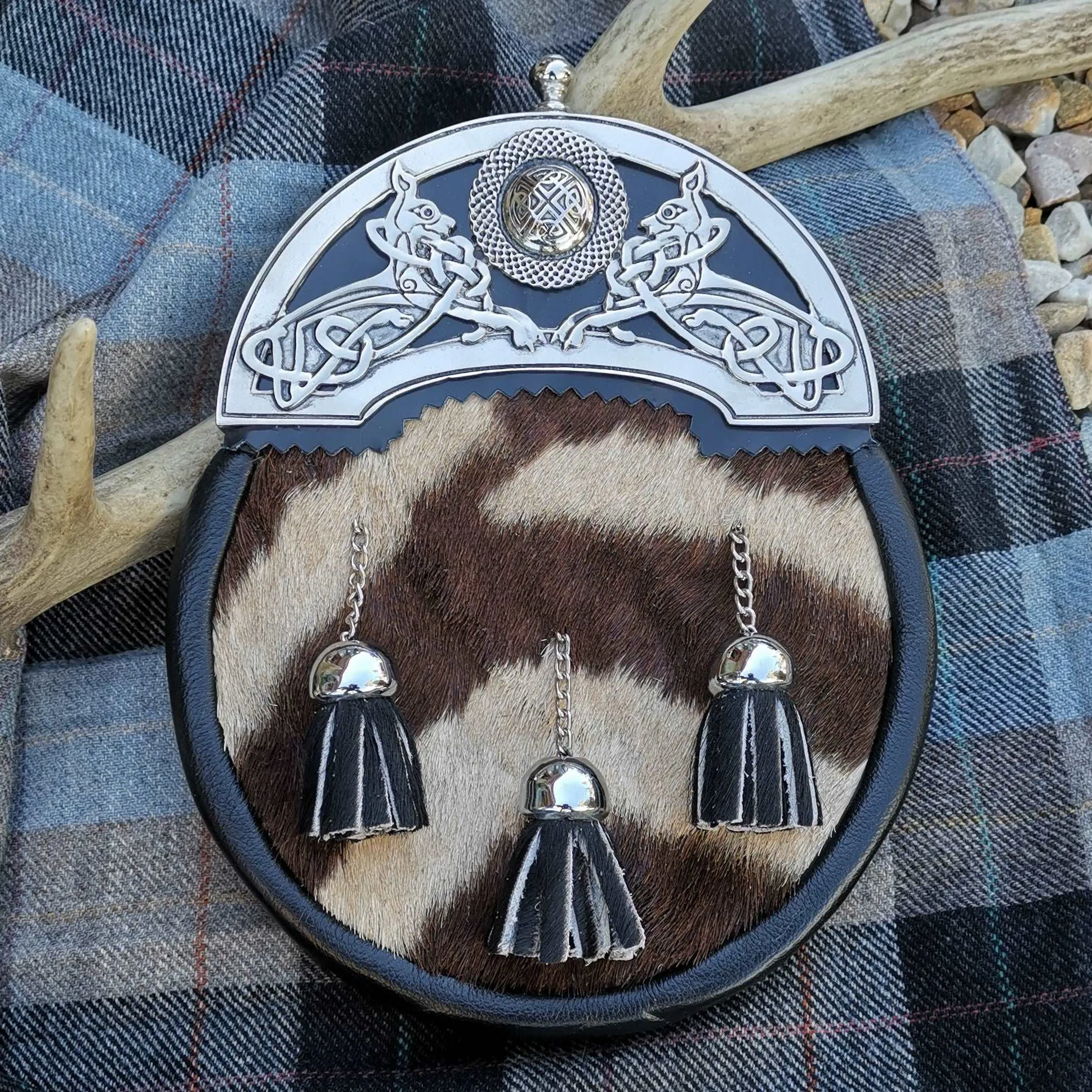 CELTIC HOUND ZEBRA