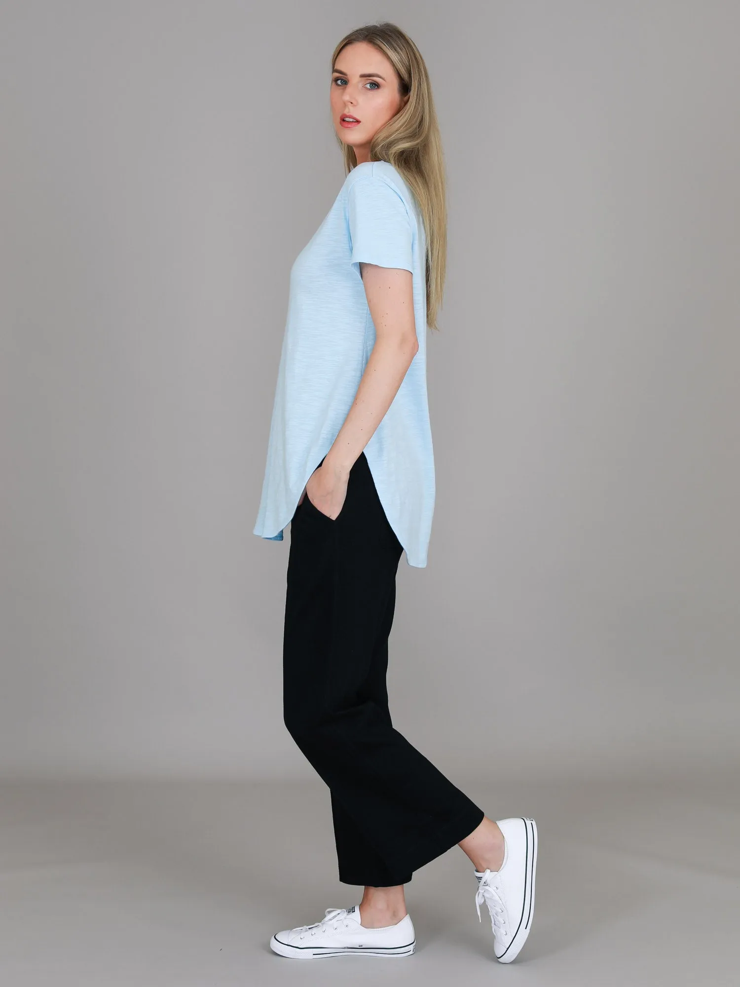 Elwood Curved Hem T Shirt