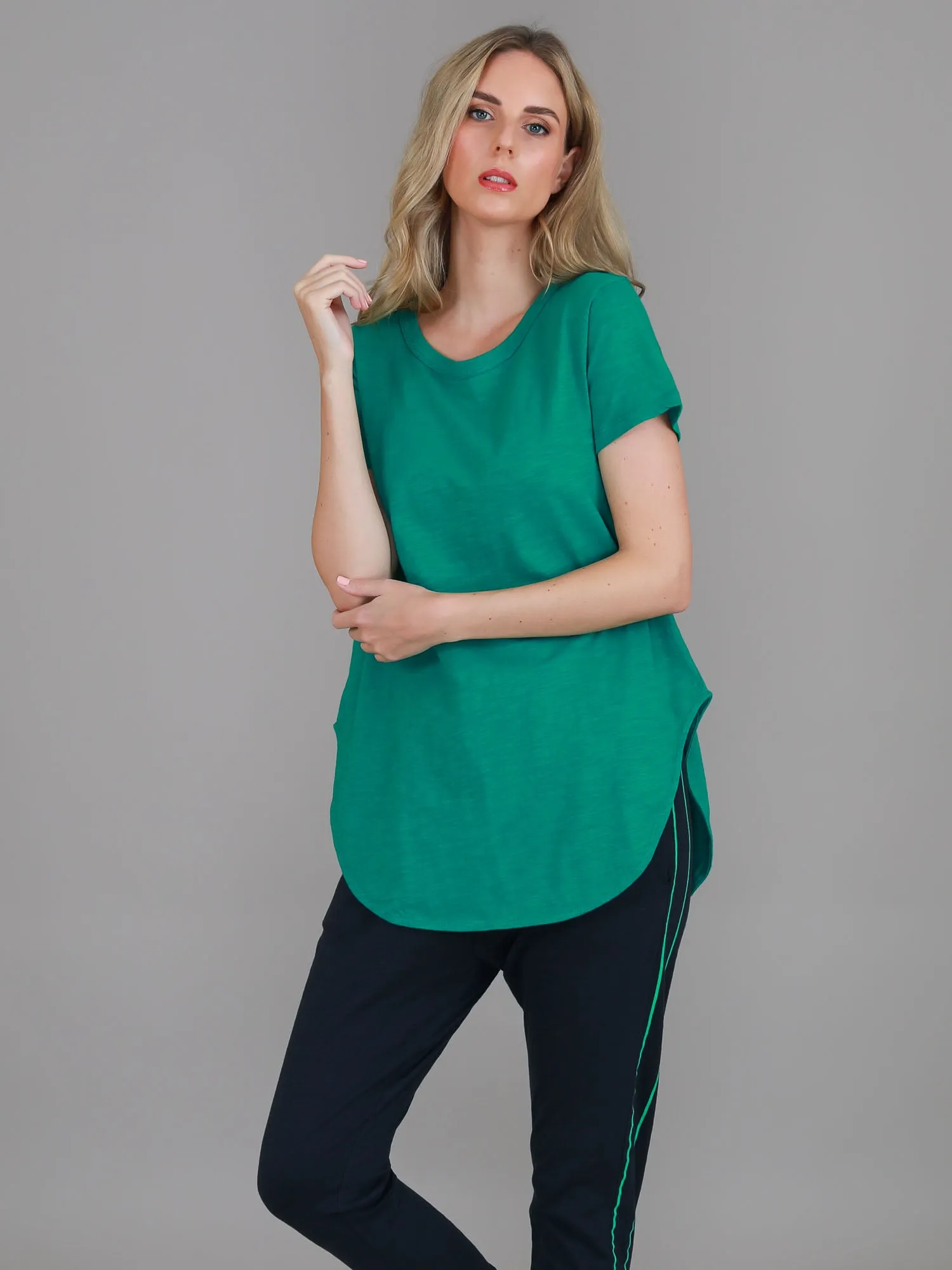 Elwood Curved Hem T Shirt