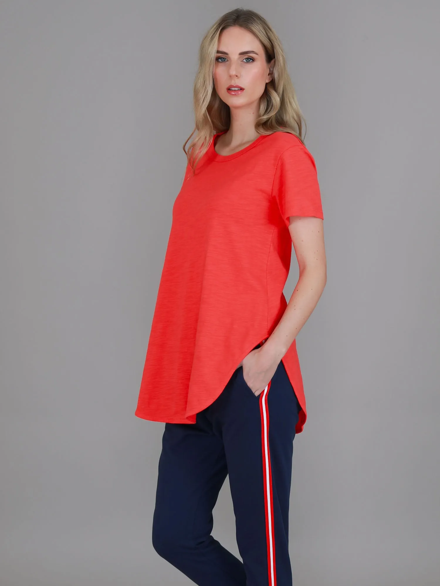 Elwood Curved Hem T Shirt