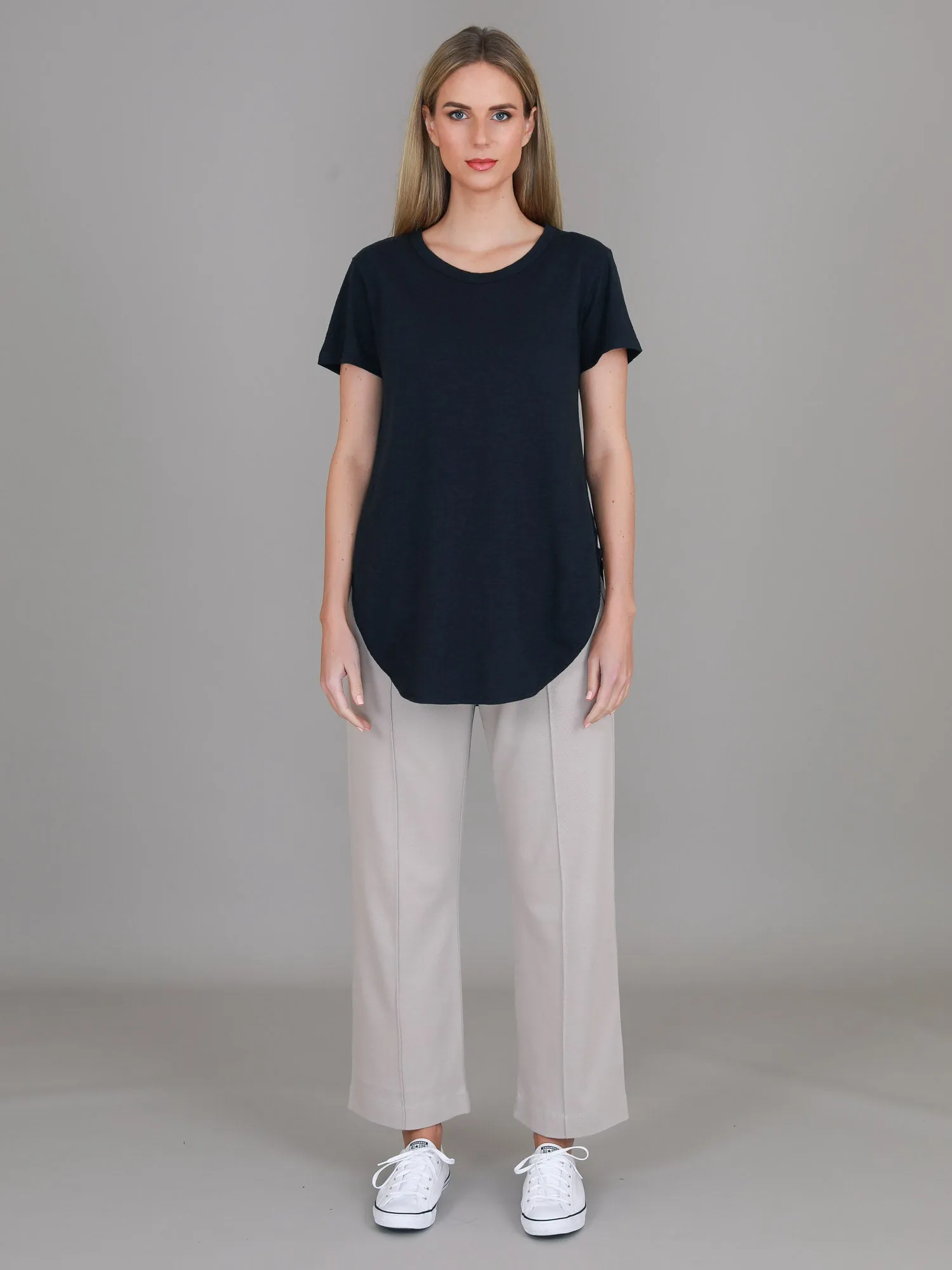 Elwood Curved Hem T Shirt