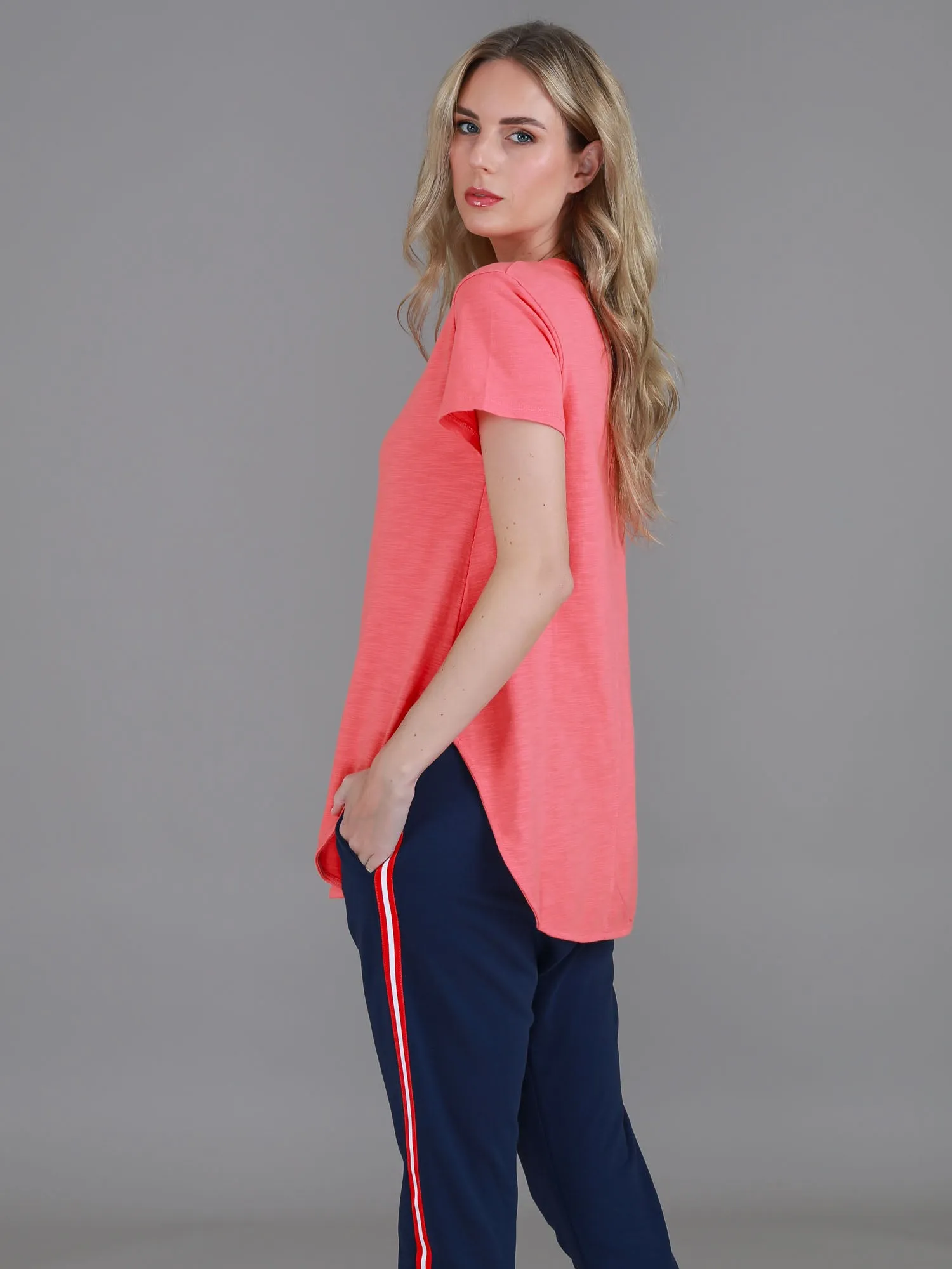 Elwood Curved Hem T Shirt