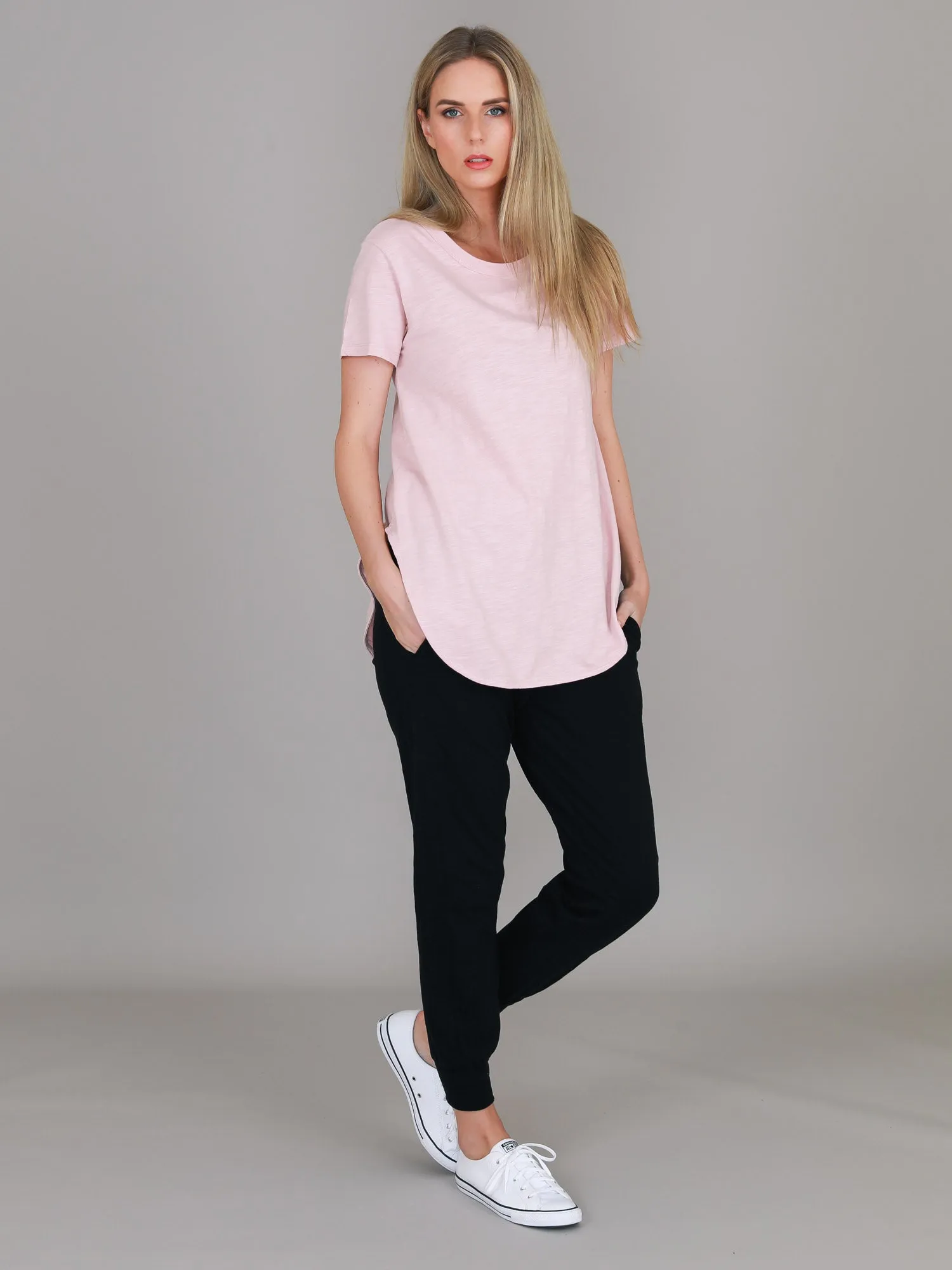 Elwood Curved Hem T Shirt