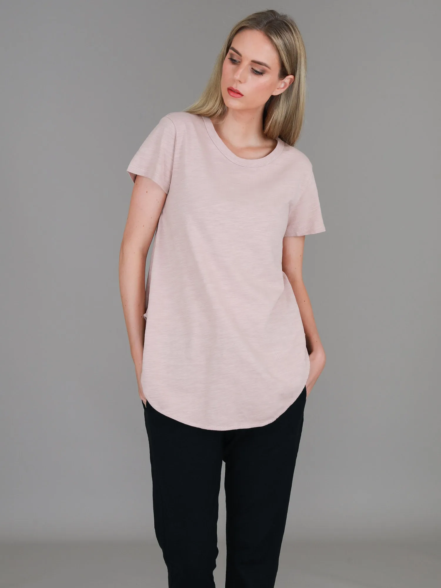 Elwood Curved Hem T Shirt