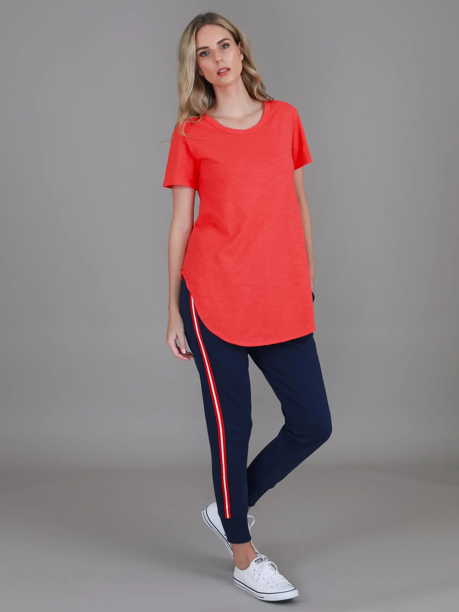 Elwood Curved Hem T Shirt