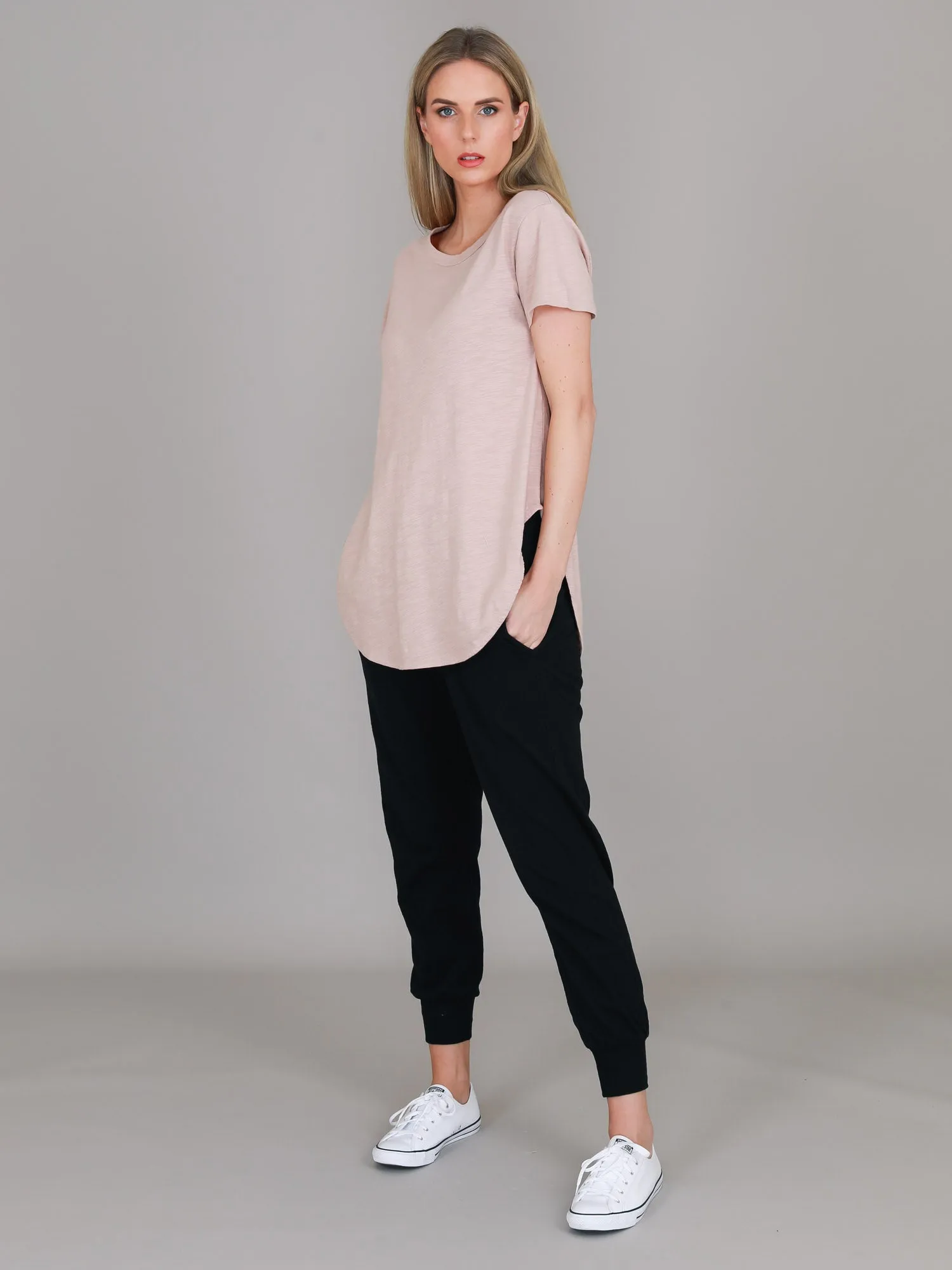 Elwood Curved Hem T Shirt