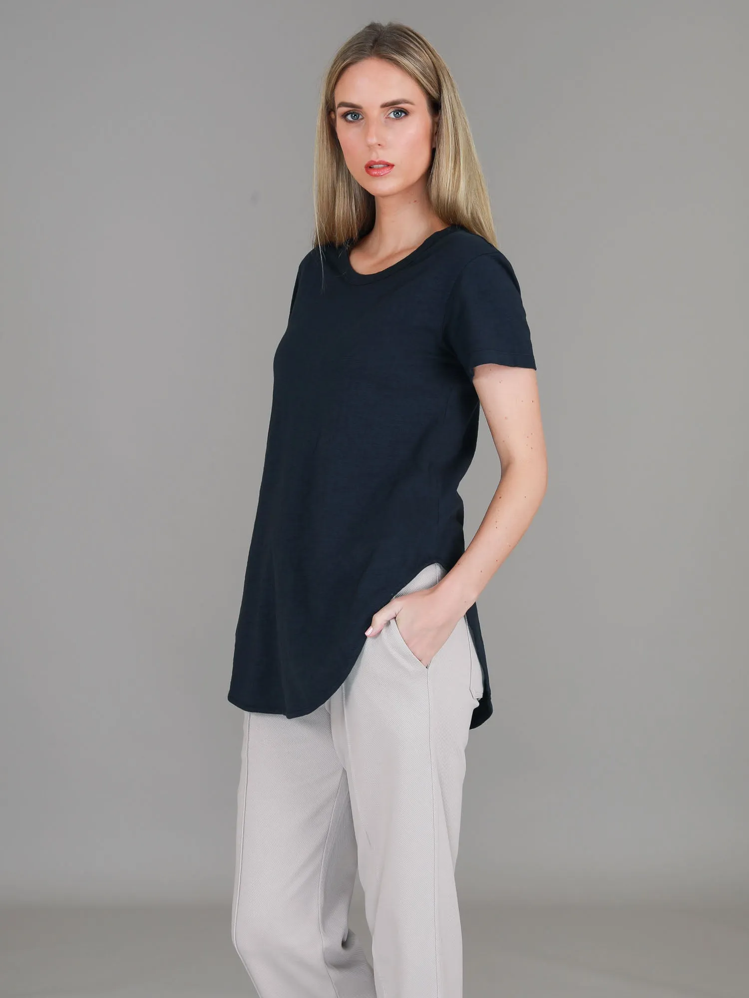Elwood Curved Hem T Shirt