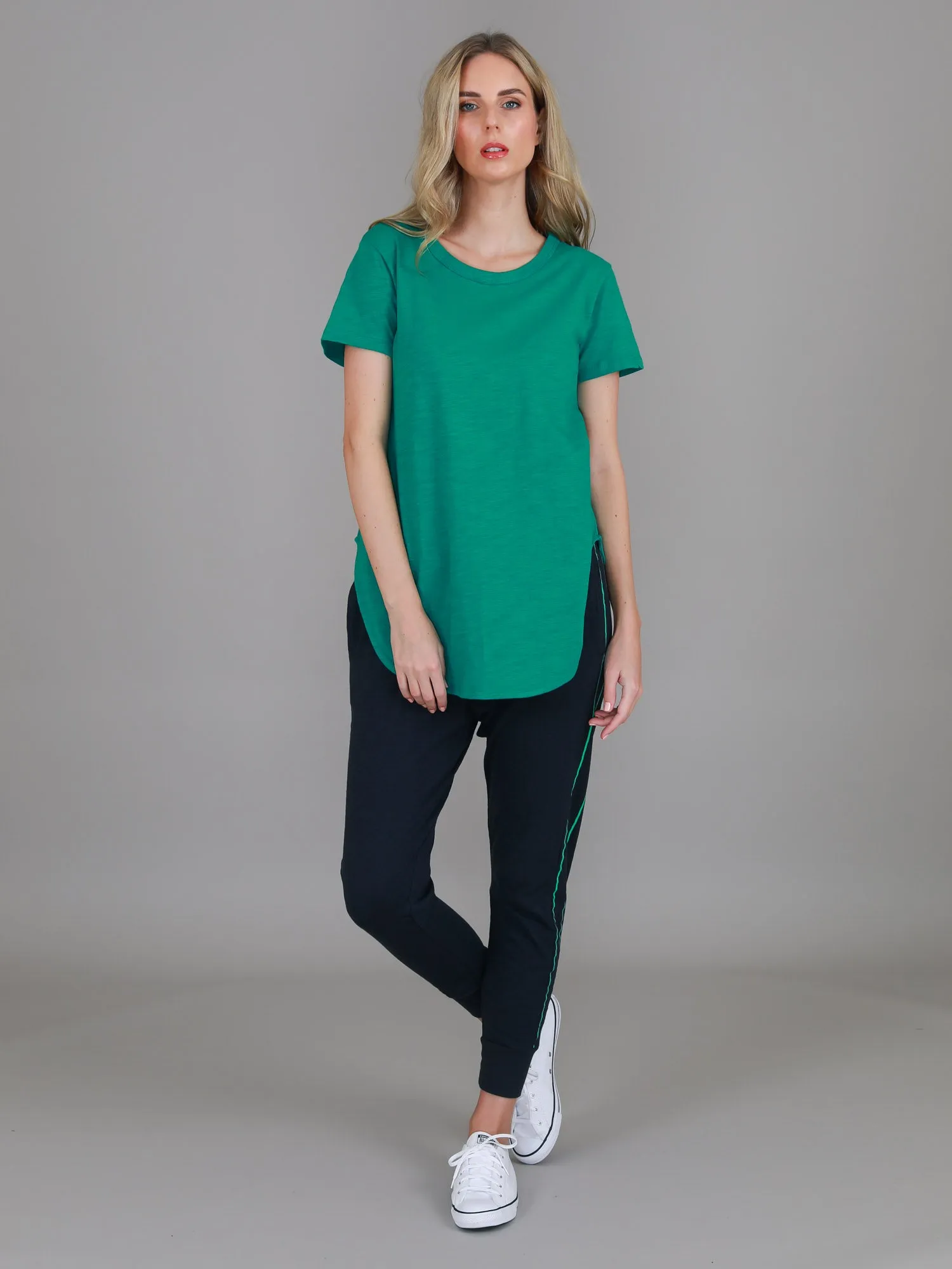 Elwood Curved Hem T Shirt