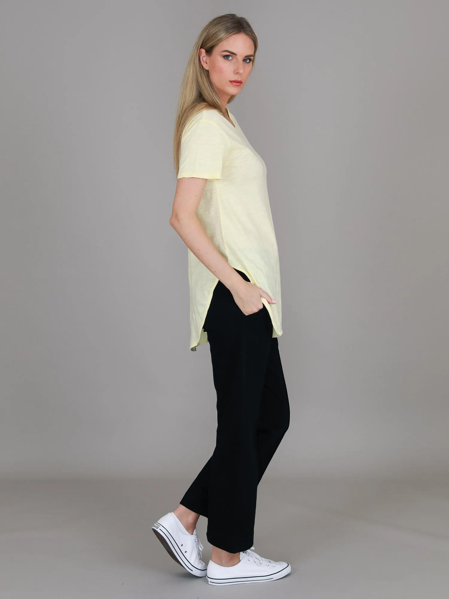 Elwood Curved Hem T Shirt
