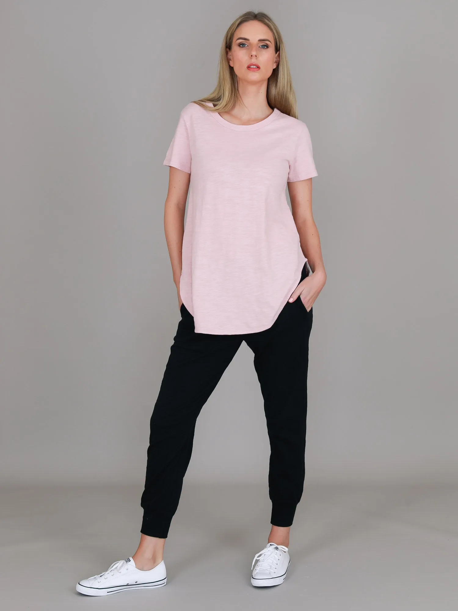 Elwood Curved Hem T Shirt