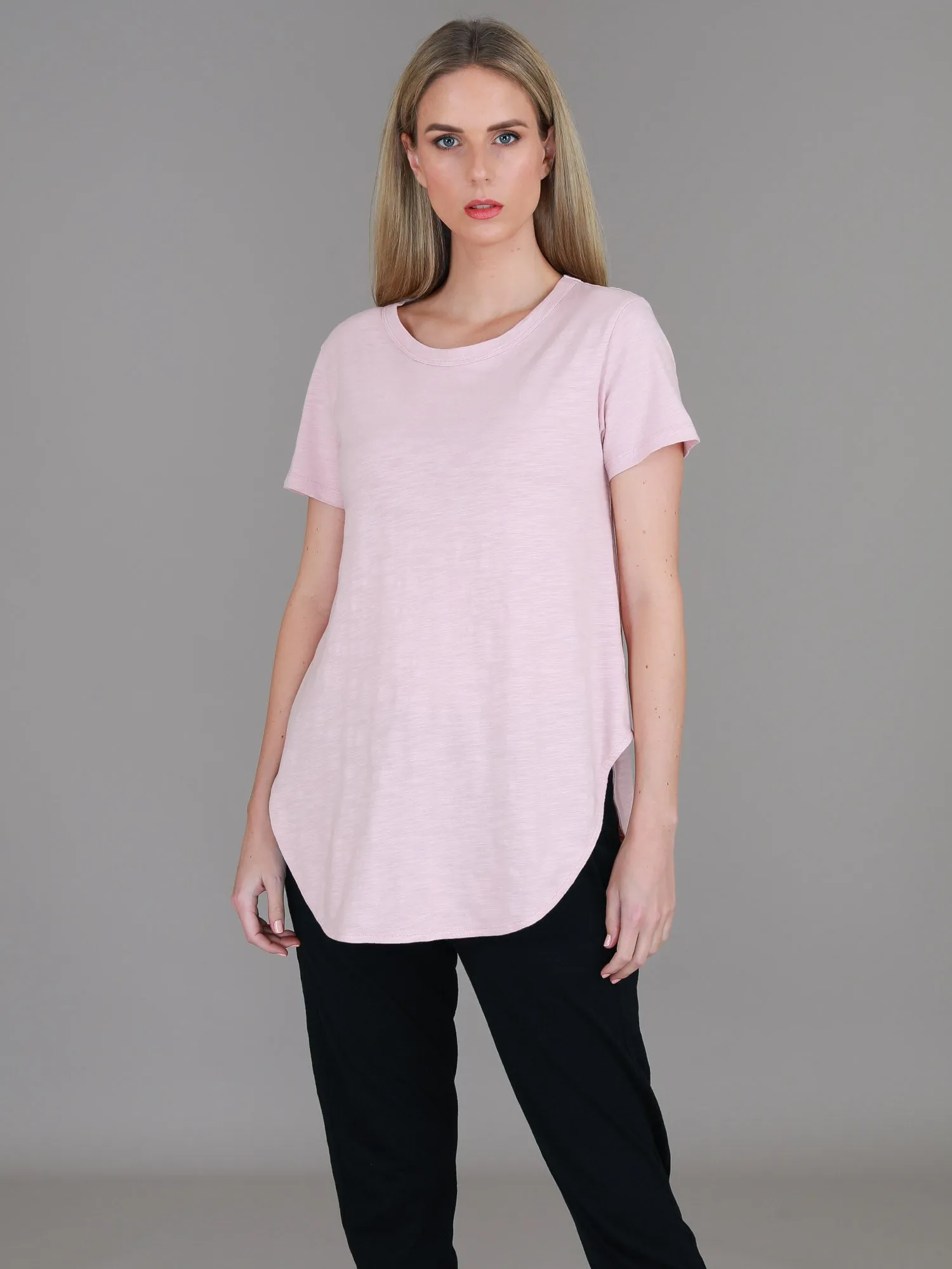 Elwood Curved Hem T Shirt