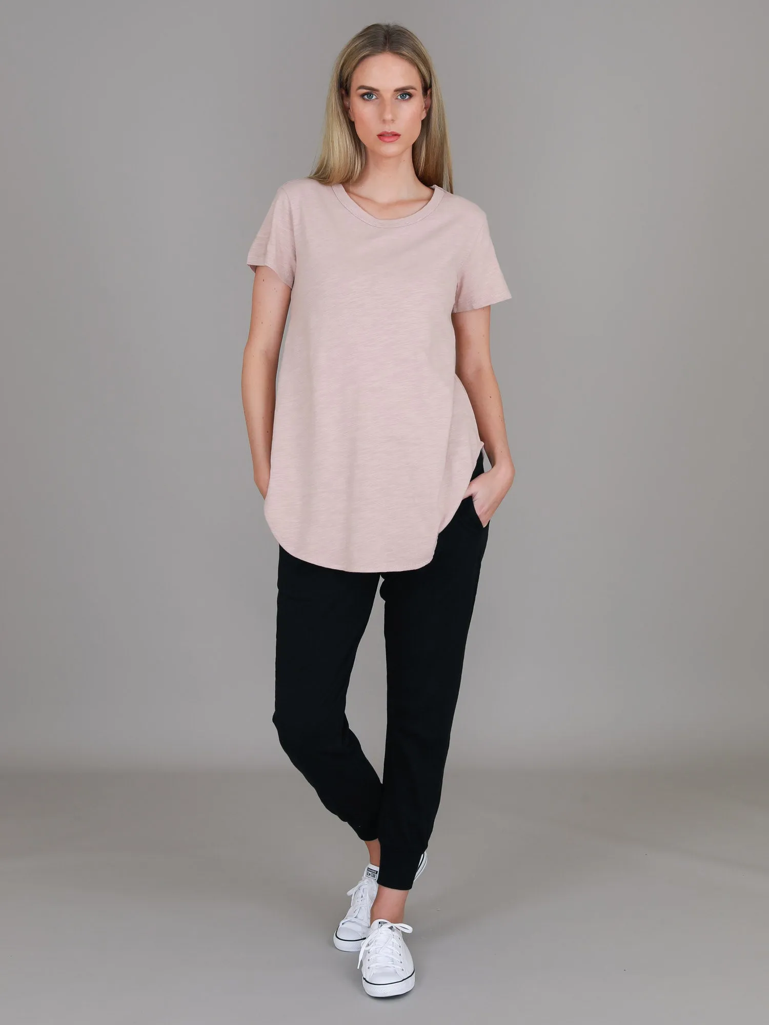 Elwood Curved Hem T Shirt