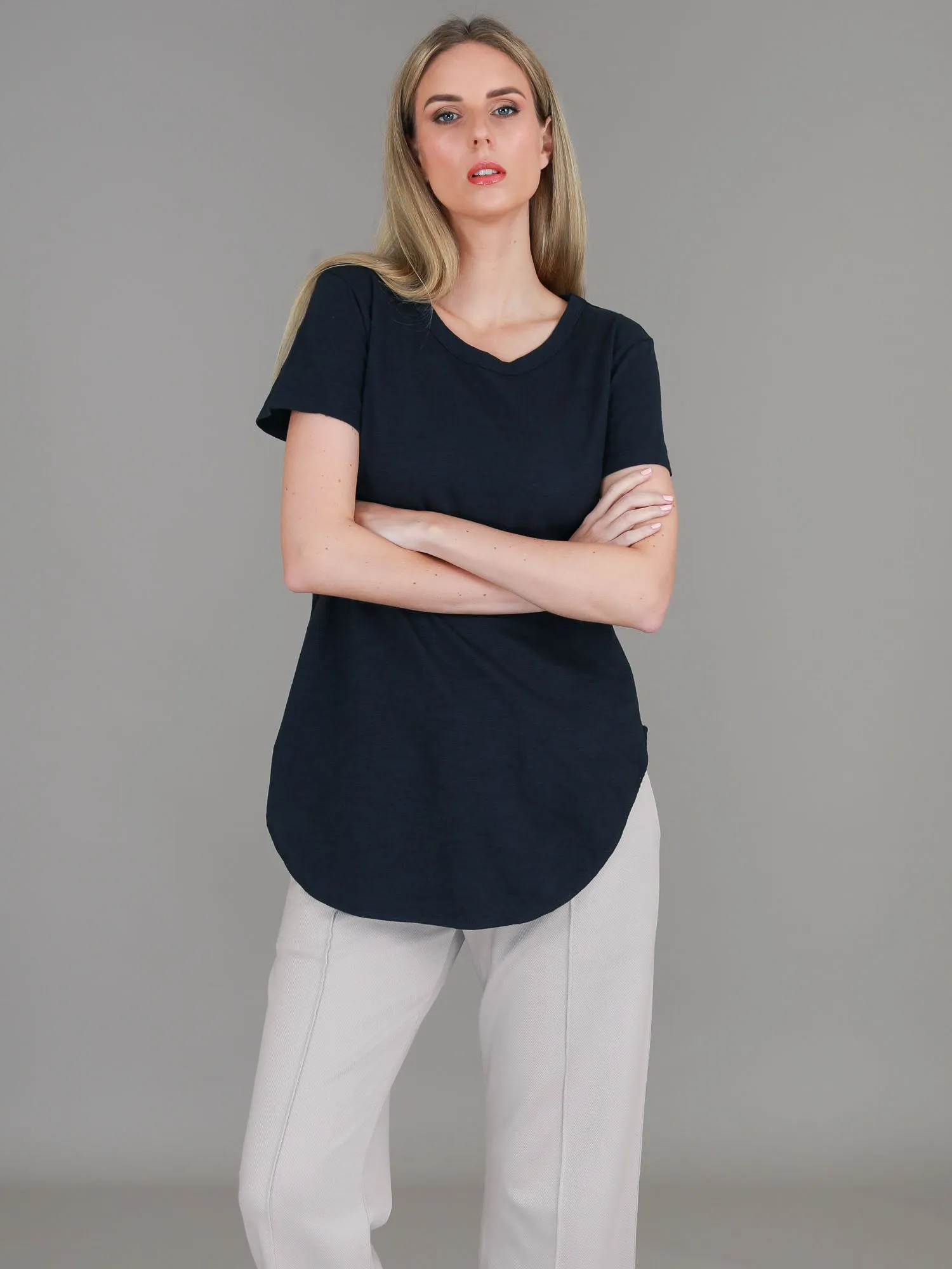 Elwood Curved Hem T Shirt