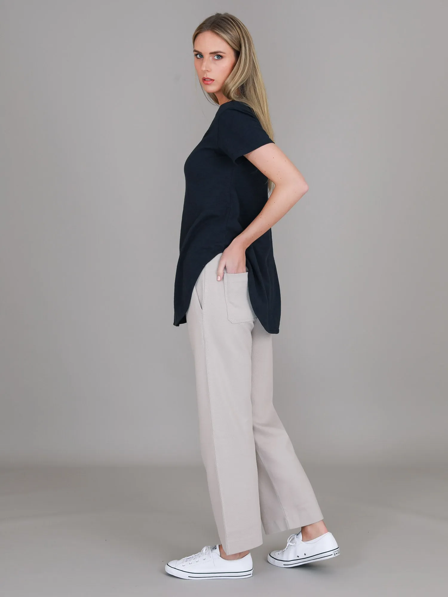 Elwood Curved Hem T Shirt