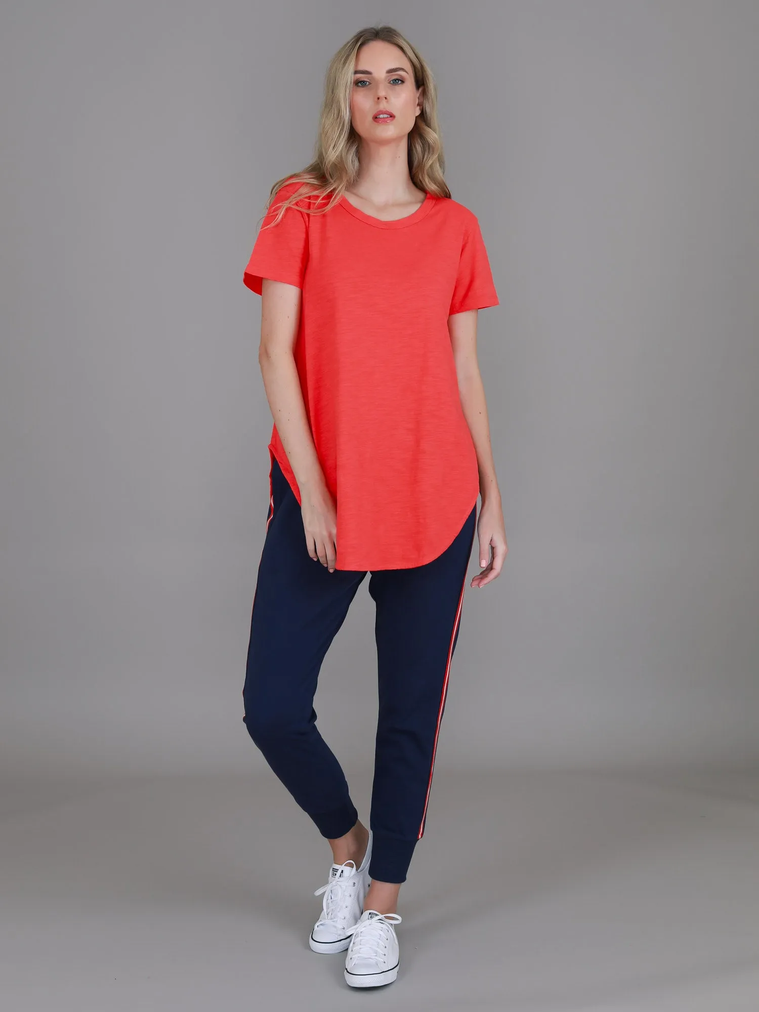 Elwood Curved Hem T Shirt