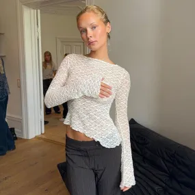 Lace Slant-Cut Bottom Long Sleeve T-Shirt Top – Lightweight Pullover with Patch Detail for Socialite Style