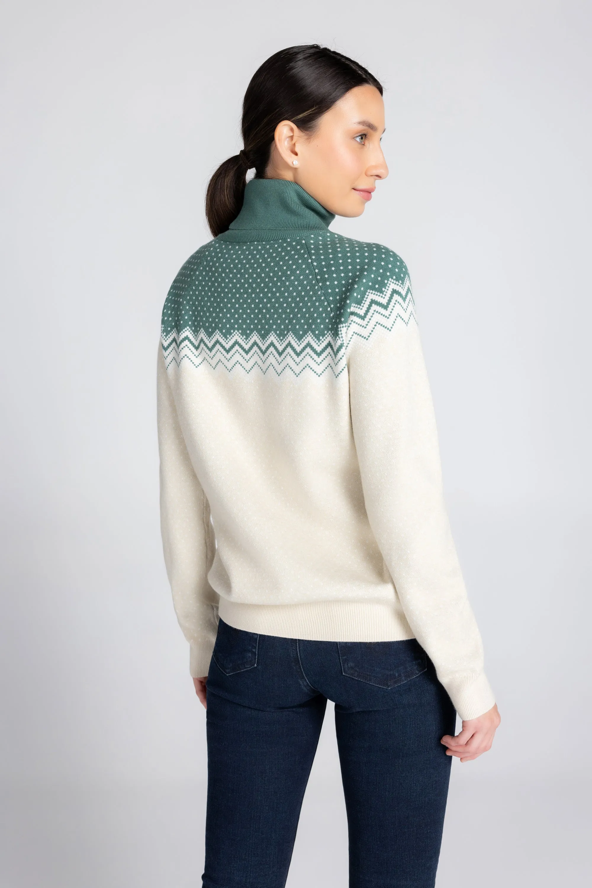 SnowCuddle Après-Ski  Turtleneck Sweater